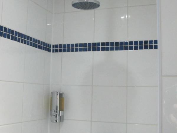 Alhambra Hotel : photo 9 de la chambre chambre double avec salle de bains commune