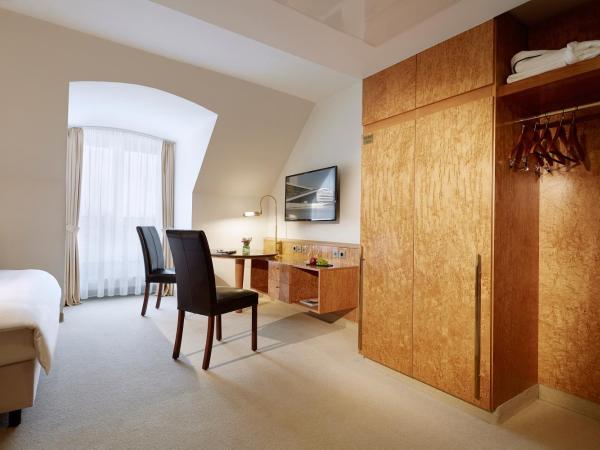 Lindner Hotel Dusseldorf Airport, part of JdV by Hyatt : photo 4 de la chambre chambre lit queen-size