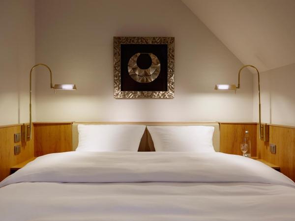 Lindner Hotel Dusseldorf Airport, part of JdV by Hyatt : photo 5 de la chambre chambre lit queen-size