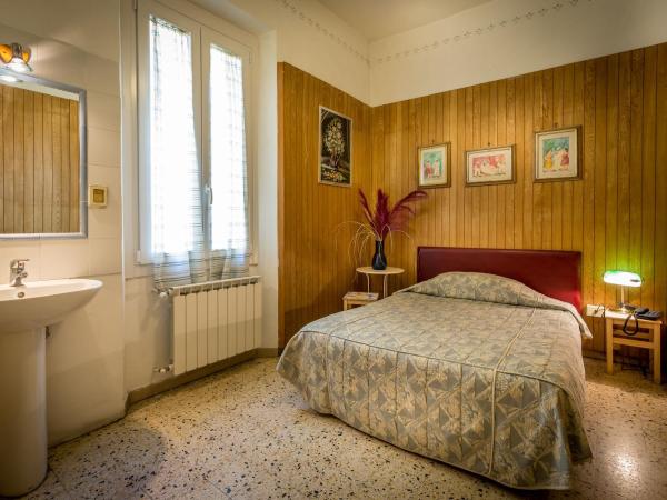 Hotel Ferretti : photo 2 de la chambre chambre double avec salle de bains privative extérieure