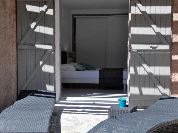 Domaine Bocca di Feno : photo 6 de la chambre chambre double avec terrasse -25 m²