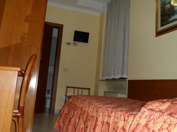 Hotel La Caravella : photo 5 de la chambre chambre simple