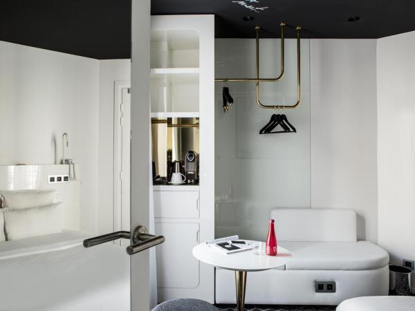 Le Général Hôtel : photo 6 de la chambre chambre cosy avec lit double