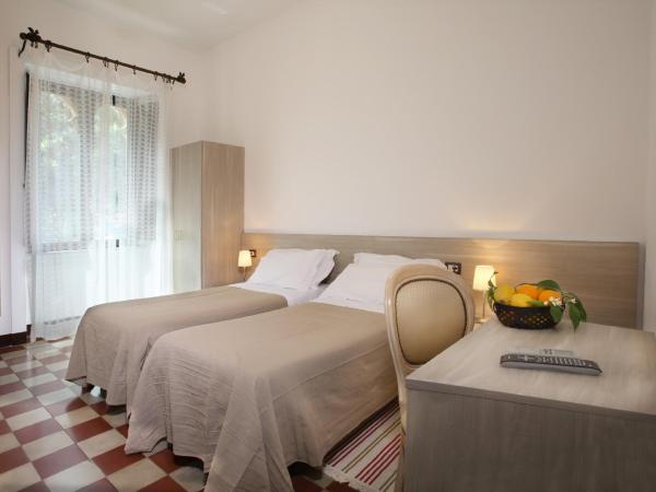 Villa Astoria : photo 2 de la chambre chambre double ou lits jumeaux Économique basique – vue sur jardin