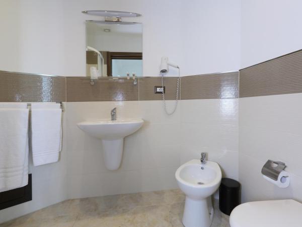 Villa Astoria : photo 8 de la chambre chambre double ou lits jumeaux supérieure avec balcon - vue sur mer