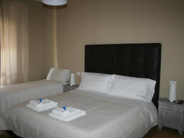 Tiffany Rooms : photo 5 de la chambre chambre lits jumeaux avec salle de bains privative séparée