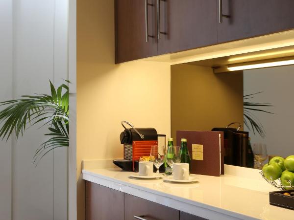 La Suite Dubai Hotel & Apartments : photo 4 de la chambre deluxe room – complimentary transfer to mall of the emirates, insurance market metro station & jbr beach