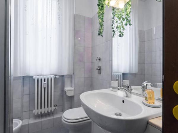 Duomo 15 minuti : photo 9 de la chambre chambre lits jumeaux avec balcon