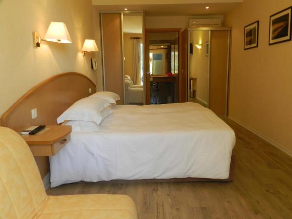 Grand Hotel Moriaz : photo 1 de la chambre chambre double en rez-de-chaussée avec vue sur la mer