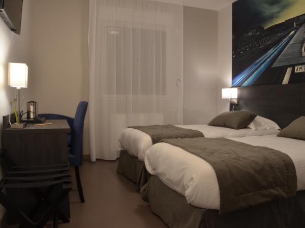 Logis hôtel - La Chambre D'Amiens : photo 3 de la chambre chambre double ou lits jumeaux