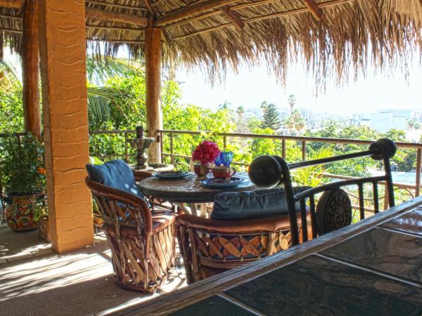 The Bungalows Hotel : photo 6 de la chambre suite lune de miel