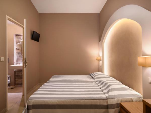 Morfeas Hotel : photo 2 de la chambre petite chambre lits jumeaux