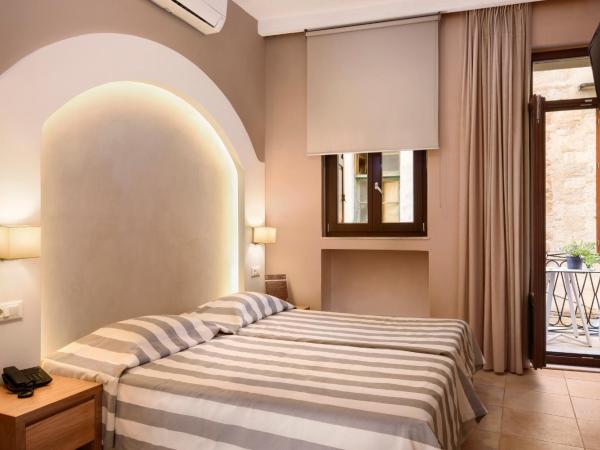 Morfeas Hotel : photo 2 de la chambre chambre double ou lits jumeaux avec balcon