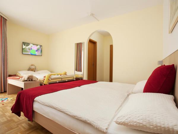 Hotel Geranio Au Lac : photo 4 de la chambre chambre familiale avec balcon