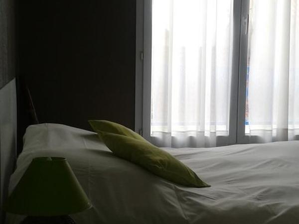 Hotel le Bon Soleil : photo 2 de la chambre chambre double avec salle de bains privative