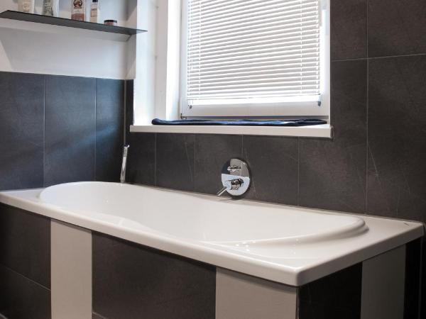 Pension Villa Maria : photo 5 de la chambre suite (2 adultes)