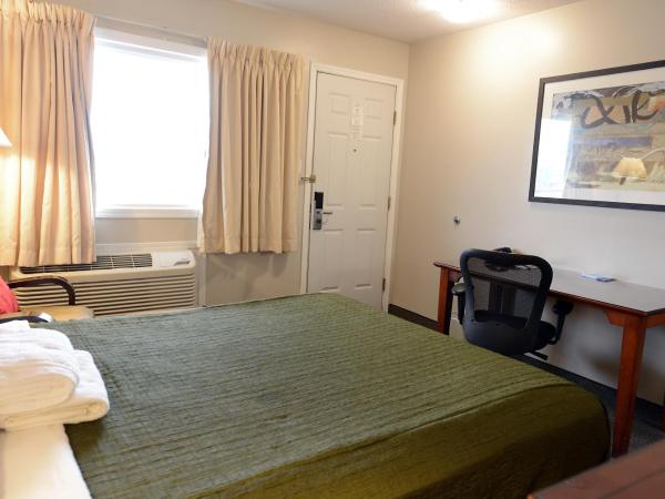 Thriftlodge Saskatoon : photo 3 de la chambre 1 queen bed and 1 double bed, studio suite, non-smoking