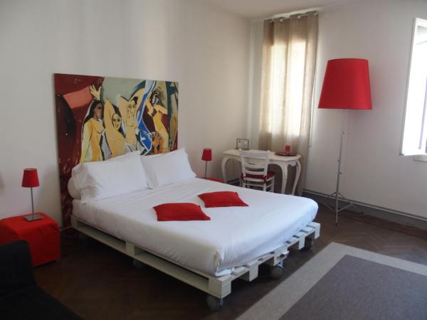19 Borgo Cavour : photo 8 de la chambre chambre triple avec salle de bains privative séparée