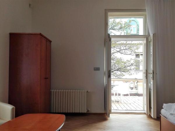 Pension Jana - Domov Mládeže : photo 5 de la chambre suite 3 chambres