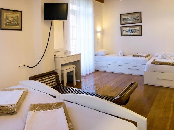 Ontas Traditional Hotel : photo 5 de la chambre chambre quadruple