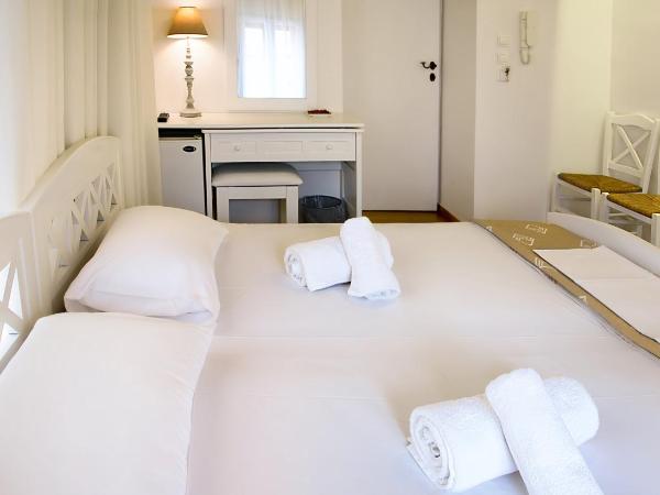 Ontas Traditional Hotel : photo 2 de la chambre petite chambre double