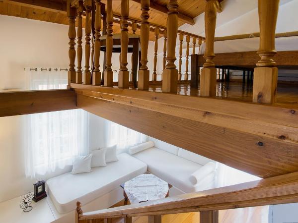 Ontas Traditional Hotel : photo 10 de la chambre chambre quadruple mansardée