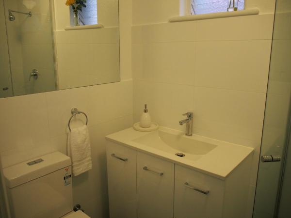 City Quarters on Brewer : photo 4 de la chambre chambre double standard avec salle de bains commune