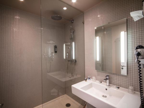 Mercure Bourg En Bresse : photo 3 de la chambre chambre double supérieure avec canapé-lit