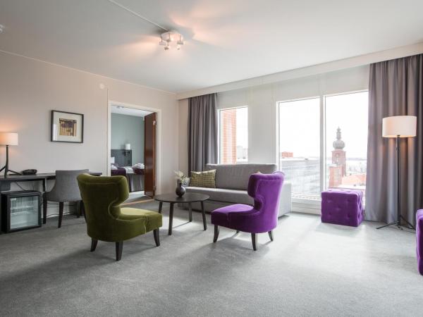 Best Western Plus Hotel Plaza : photo 10 de la chambre suite lit king-size