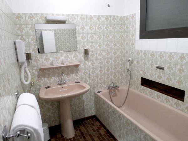 Hôtel du Sablar : photo 3 de la chambre chambre double avec baignoire