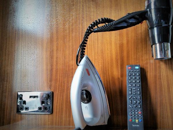 Chester Hotel : photo 6 de la chambre chambre triple avec salle de bains privative