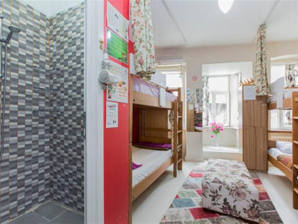 Taksim Hostel Green House Istanbul : photo 2 de la chambre lit dans dortoir pour femmes de 6 lits