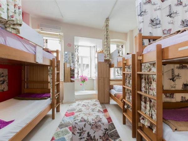 Taksim Hostel Green House Istanbul : photo 1 de la chambre lit dans dortoir pour femmes de 6 lits
