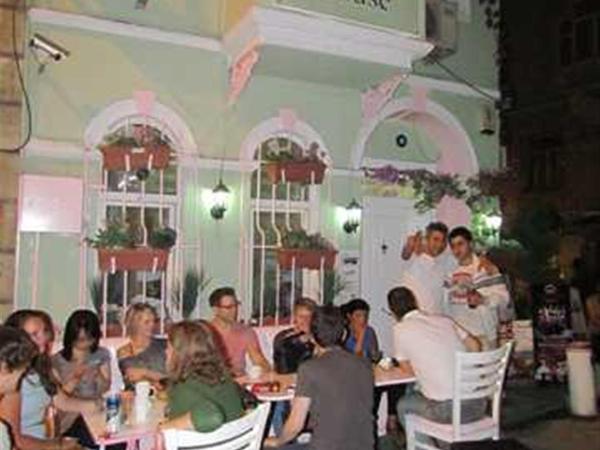 Taksim Hostel Green House Istanbul : photo 6 de la chambre lit dans dortoir pour femmes de 6 lits