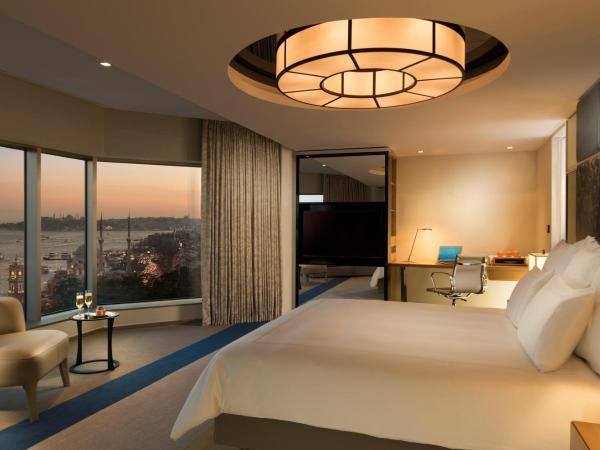 Swissotel The Bosphorus Istanbul : photo 5 de la chambre chambre d'angle - vue sur bosphore