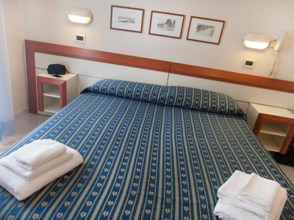 Hotel Melita : photo 2 de la chambre chambre double ou lits jumeaux avec accès à la plage