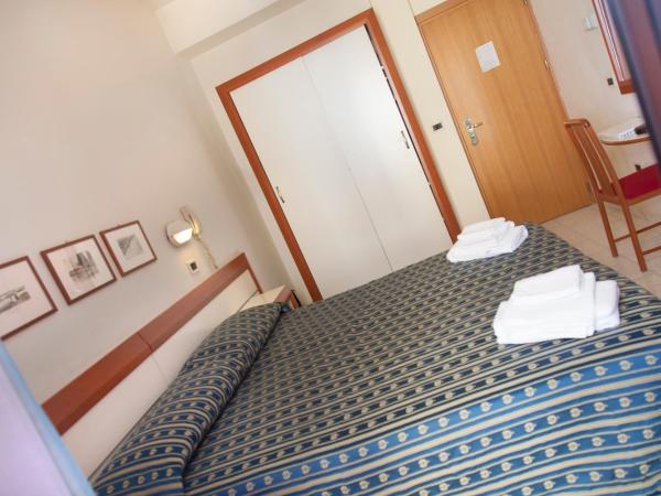 Hotel Melita : photo 1 de la chambre chambre double ou lits jumeaux avec accès à la plage