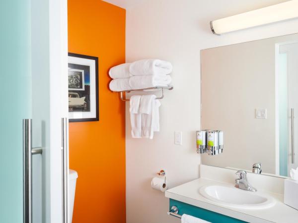 Staypineapple, University Inn, University District Seattle : photo 9 de la chambre chambre traditionnelle avec 2 lits queen-size