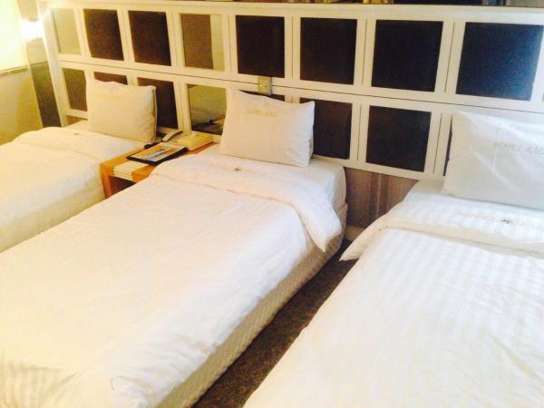 Bali Tourist Hotel : photo 1 de la chambre chambre triple