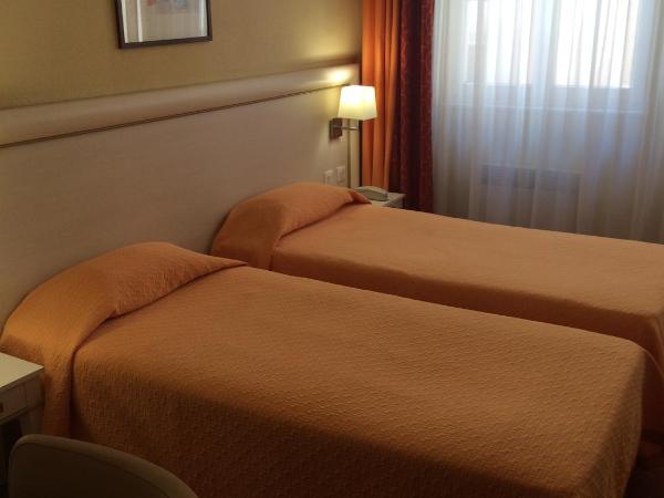 Hotel Elysée : photo 5 de la chambre chambre lits jumeaux standard