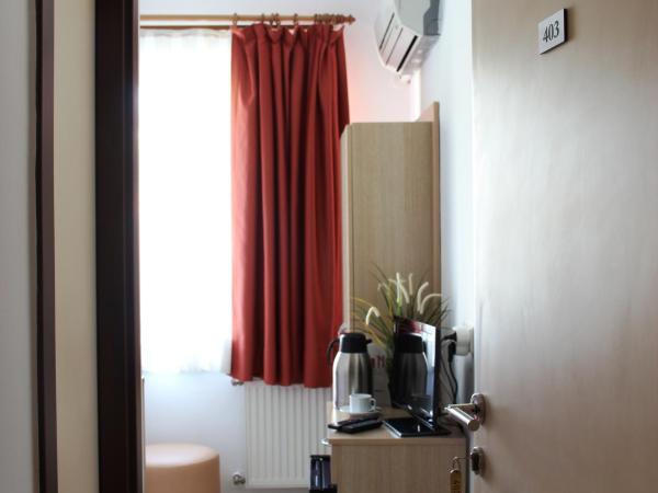 Payidar HOTEL : photo 1 de la chambre petite chambre simple