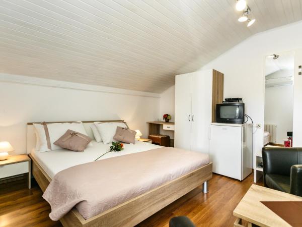 Apartmani Cvelic : photo 10 de la chambre chambre double avec balcon