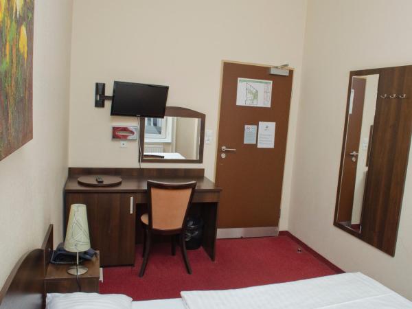 Hotel Polo am ZOB : photo 7 de la chambre chambre double standard