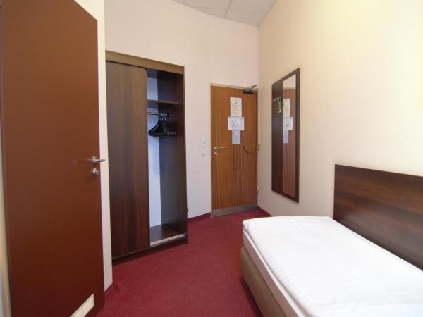 Hotel Polo am ZOB : photo 1 de la chambre chambre simple Économique