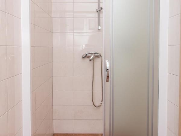 Guest House Eight Roses : photo 2 de la chambre chambre double ou lits jumeaux supérieure