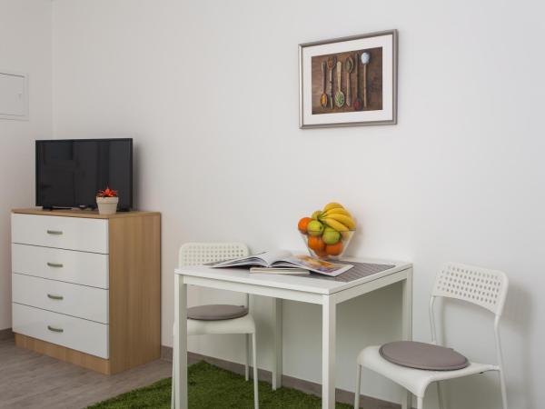 Guest House Eight Roses : photo 6 de la chambre chambre double ou lits jumeaux supérieure