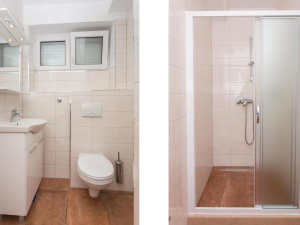 Guest House Eight Roses : photo 4 de la chambre chambre double ou lits jumeaux