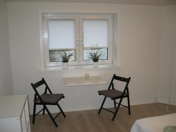 Aalborg City Rooms ApS : photo 4 de la chambre chambre double standard avec salle de bains commune