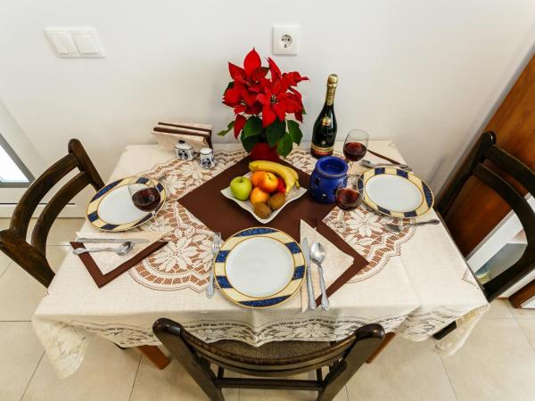 Apartmani Cvelic : photo 9 de la chambre appartement 1 chambre avec terrasse