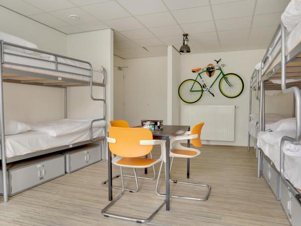 Dutchies Hostel : photo 4 de la chambre lit dans dortoir mixte de 10 lits